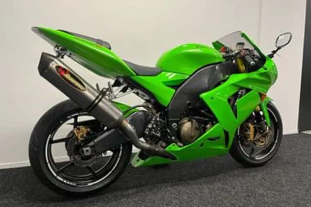 Kawasaki ZX-10R (2006) thumbnail 5