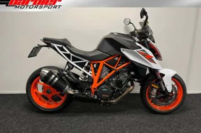 KTM 1290 SuperDuke R (2018) thumbnail 1