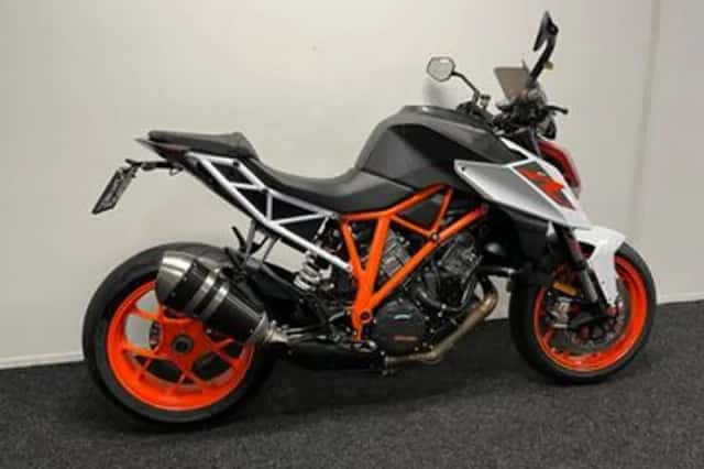 KTM 1290 SuperDuke R (2018) thumbnail 4