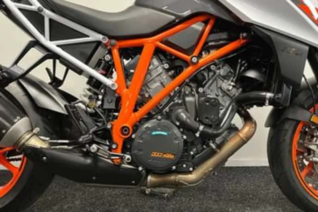 KTM 1290 SuperDuke R (2018) thumbnail 6