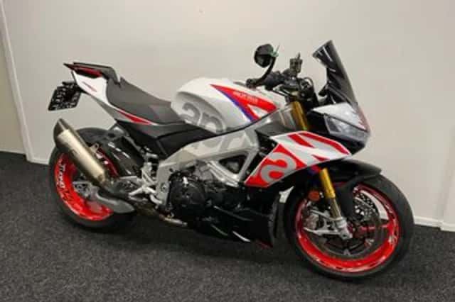 APRILIA TUONO V4 FACTORY (2023) thumbnail 3
