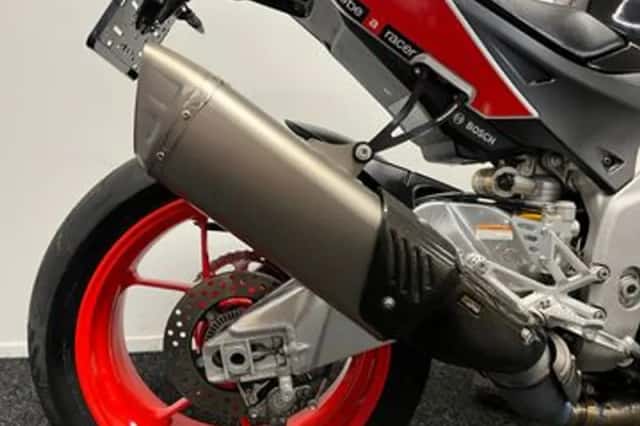 APRILIA TUONO V4 1100 FACTORY (2017) thumbnail 3