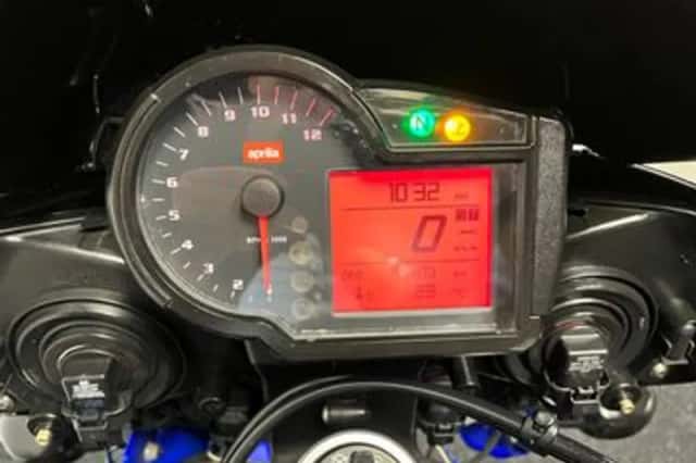 Aprilia Tuono 1000 R (2009) thumbnail 2