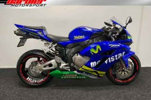 Honda CBR1000RR (2005) thumbnail 1