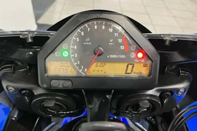 Honda CBR1000RR (2005) thumbnail 2