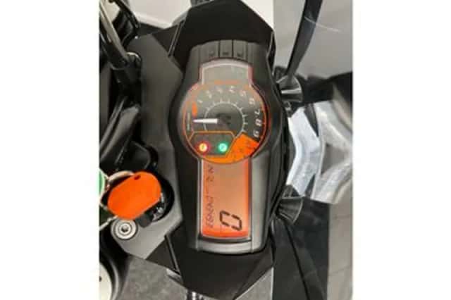 KTM 990 Supermoto R (2010) thumbnail 2