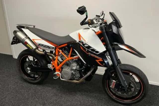 KTM 990 Supermoto R (2010) thumbnail 3