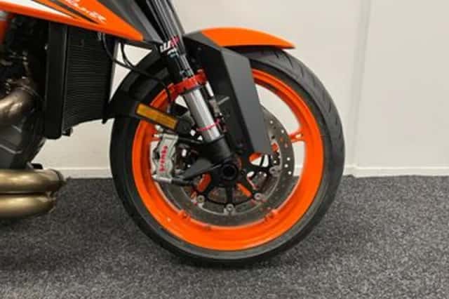 KTM 1290 SuperDuke R (2023) thumbnail 5