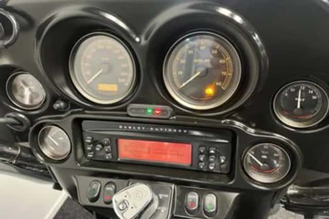 Harley-Davidson Electra Glide Ultra Classic (2010) thumbnail 2