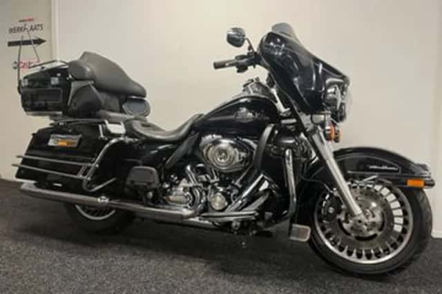 Harley-Davidson Electra Glide Ultra Classic (2010) thumbnail 4