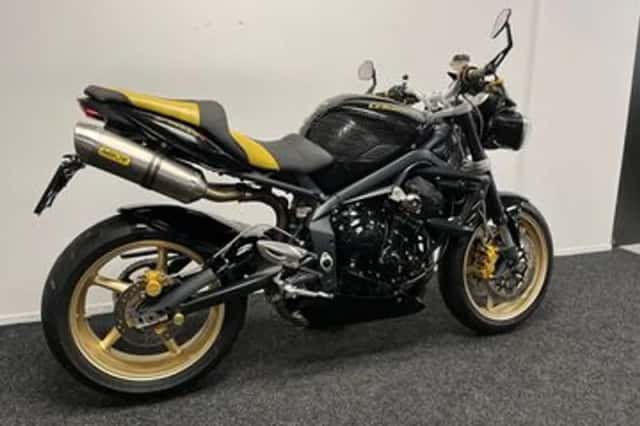 Triumph Street Triple R (2011) thumbnail 5