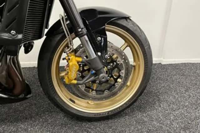 Triumph Street Triple R (2011) thumbnail 6