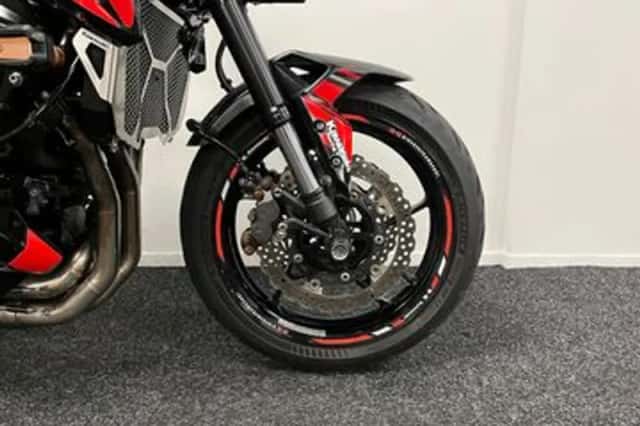 Kawasaki Z900 (2017) thumbnail 5