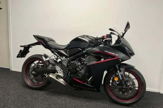Honda CBR650R (2025) thumbnail 4