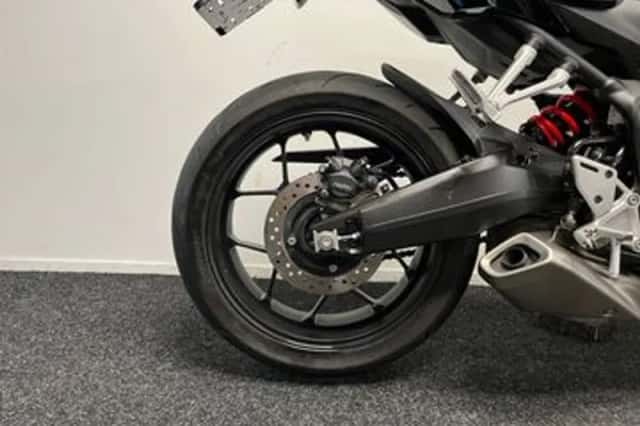 Honda CBR650R (2023) thumbnail 6