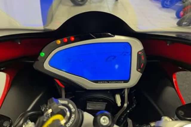 MV Agusta F4 1000R (2015) thumbnail 2