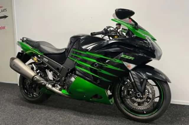 Kawasaki ZZR1400 (2016) thumbnail 4