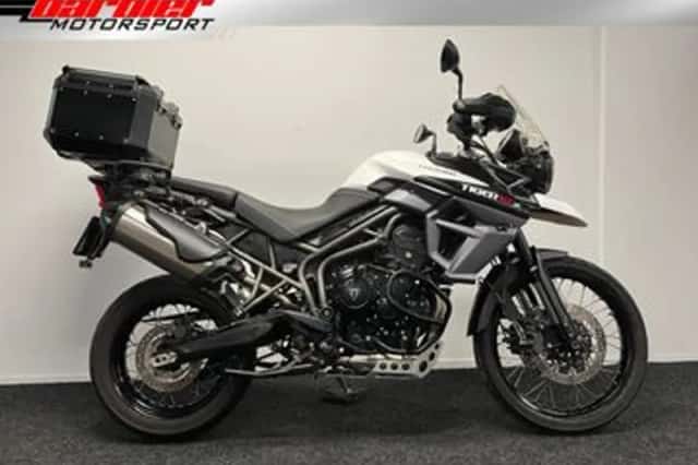 Triumph Tiger 800 XCX (2015) thumbnail 1