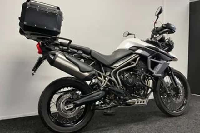 Triumph Tiger 800 XCX (2015) thumbnail 5