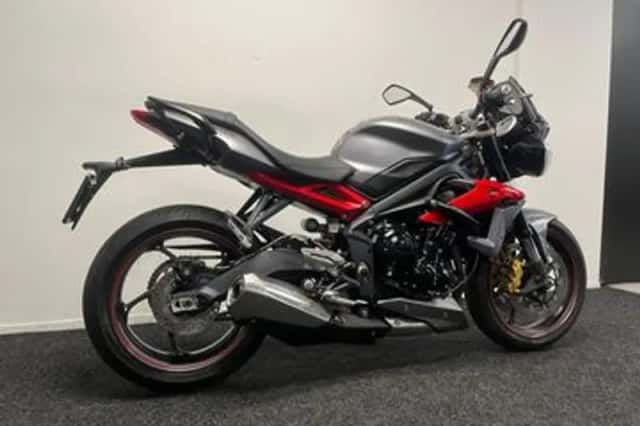 Triumph Street Triple R (2013) thumbnail 5