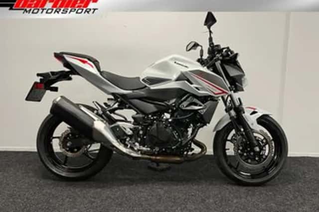 Kawasaki Z400 (2022) thumbnail 1
