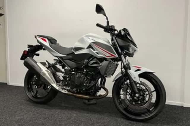 Kawasaki Z400 (2022) thumbnail 4