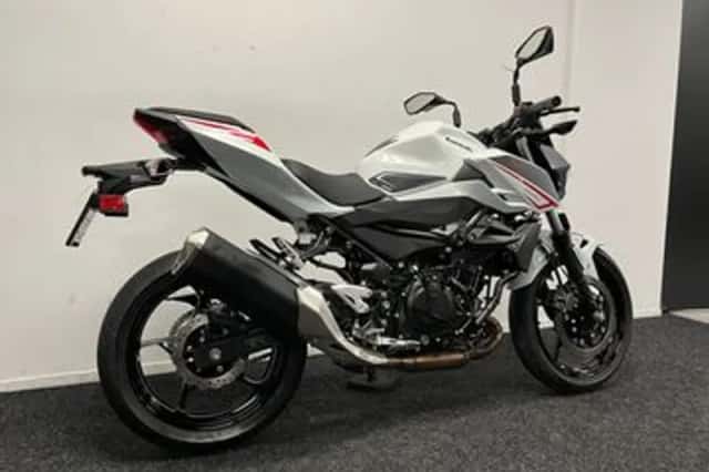 Kawasaki Z400 (2022) thumbnail 5