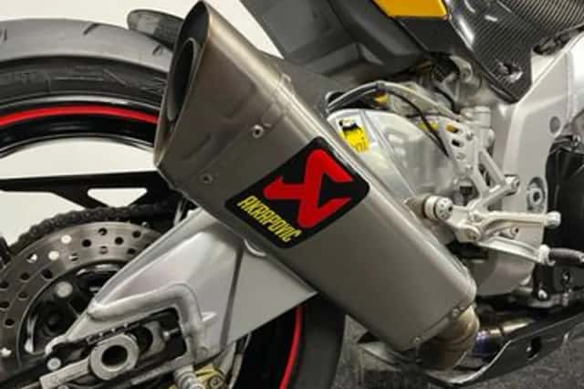 Aprilia RSV 4R (2013) thumbnail 3