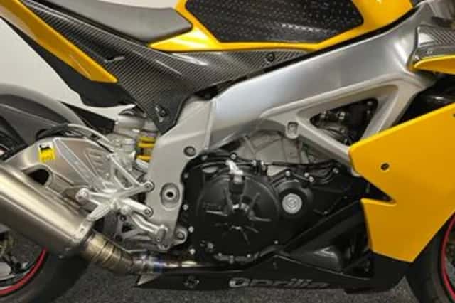 Aprilia RSV 4R (2013) thumbnail 6