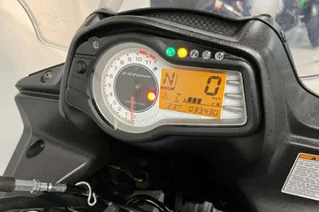 Suzuki V-Strom (2012) thumbnail 2