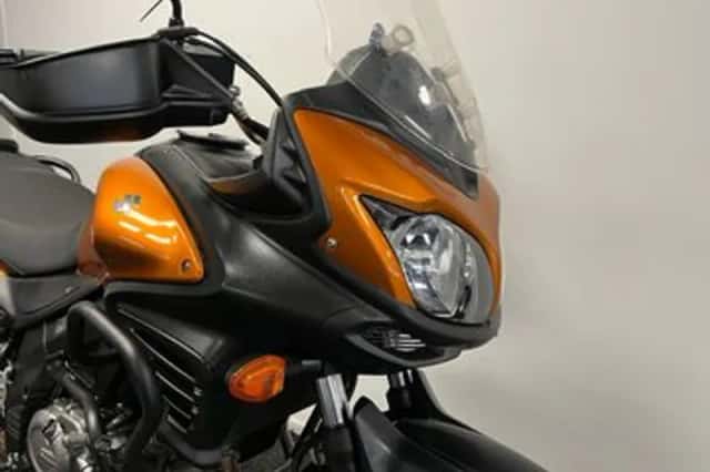 Suzuki V-Strom (2012) thumbnail 3