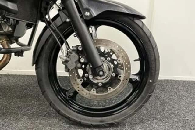 Suzuki V-Strom (2012) thumbnail 5
