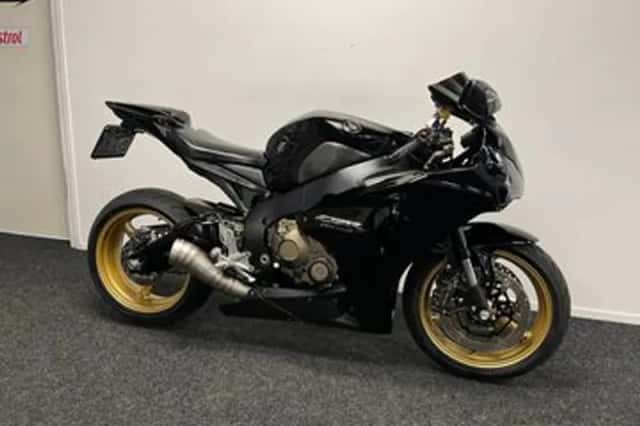 Honda CBR1000RR (2008) thumbnail 4