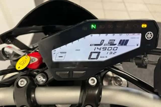 Yamaha MT-09 (2016) thumbnail 2