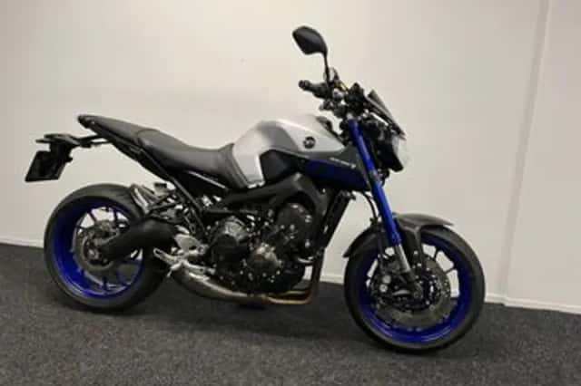 Yamaha MT-09 (2016) thumbnail 4