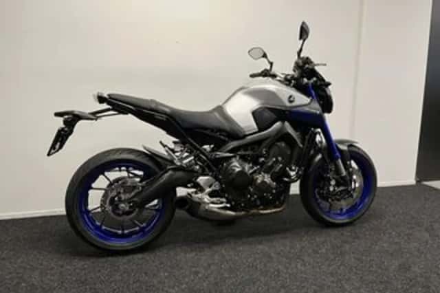 Yamaha MT-09 (2016) thumbnail 5