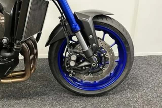 Yamaha MT-09 (2016) thumbnail 6