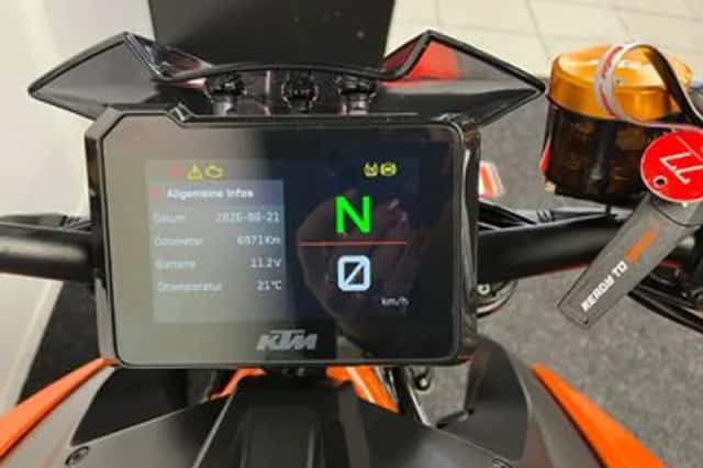 KTM 1290 SuperDuke R (2021) thumbnail 2