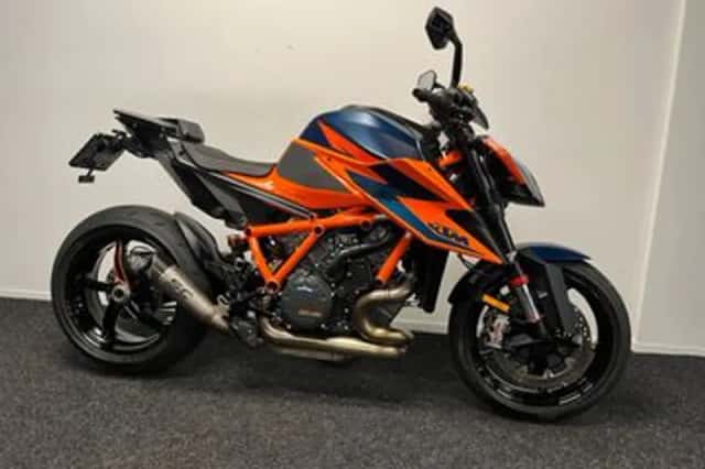 KTM 1290 SuperDuke R (2021) thumbnail 4