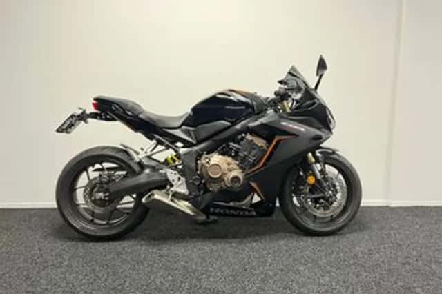Honda CBR650R (2022) thumbnail 1