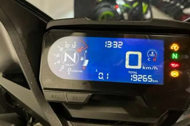 Honda CBR650R (2022) thumbnail 2