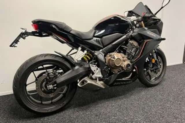 Honda CBR650R (2022) thumbnail 6
