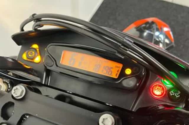 KTM 690 SMC (2020) thumbnail 2