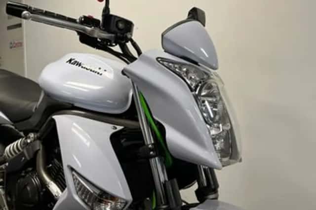 Kawasaki Er-6n (2009) thumbnail 3