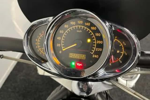 Harley-Davidson V-Rod (2006) thumbnail 2