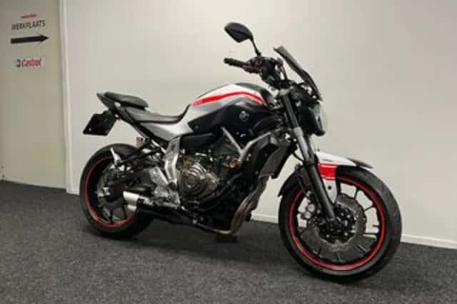 Yamaha MT-07 (2015) thumbnail 4