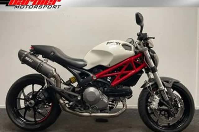 Ducati M 796 (2010) thumbnail 1