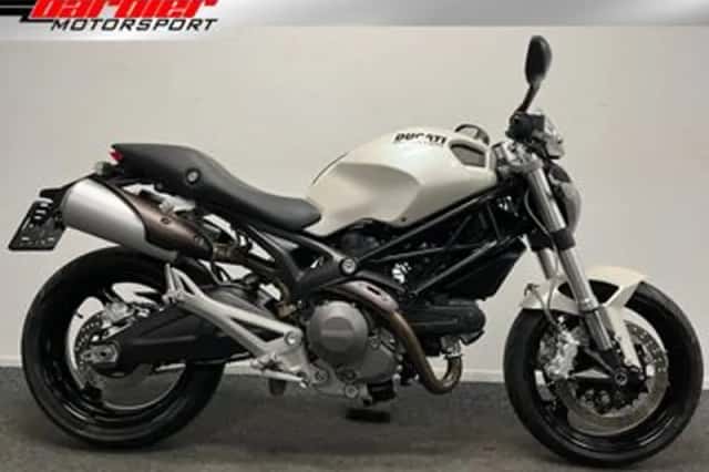 Ducati M 696 (2011) thumbnail 1