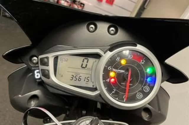 Triumph Speed Triple 1050 (2012) thumbnail 2