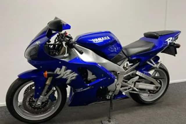 Yamaha YZF-R1 (1998) thumbnail 4